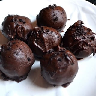 Oreo-cheesecake-truffles.jpg