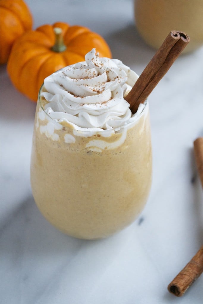 Here are the BEST Vegan Pumpkin Recipes to Make this Fall - there's pumpkin drinks, pumpkin dessert ideas, pumpkin dinner recipes, + more!