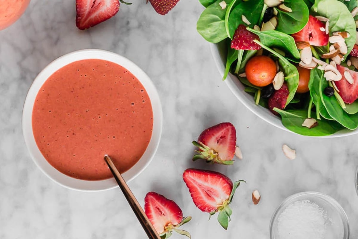 Strawberry Balsamic Vinaigrette (7 Ingredients, 5 Minutes)