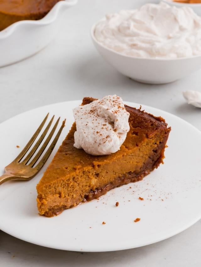 Gluten-Free Pumpkin Pie - A Dash of Megnut
